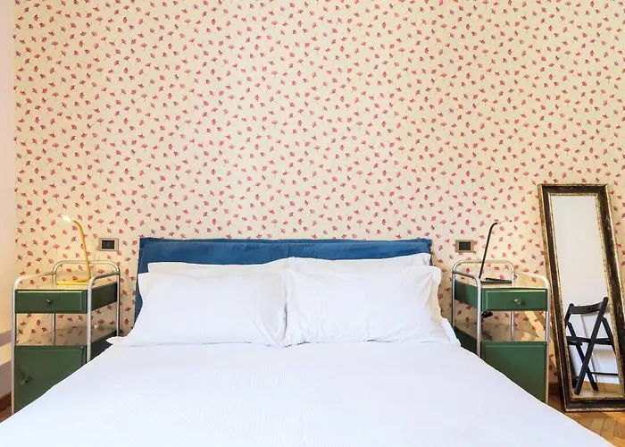 Colored And Spacious Flat Close To Navigli By Easylife