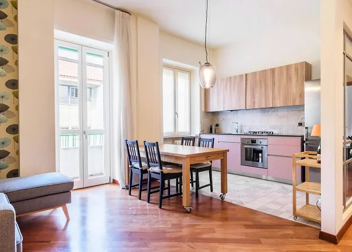 Colored And Spacious Flat Close To Navigli By Easylife